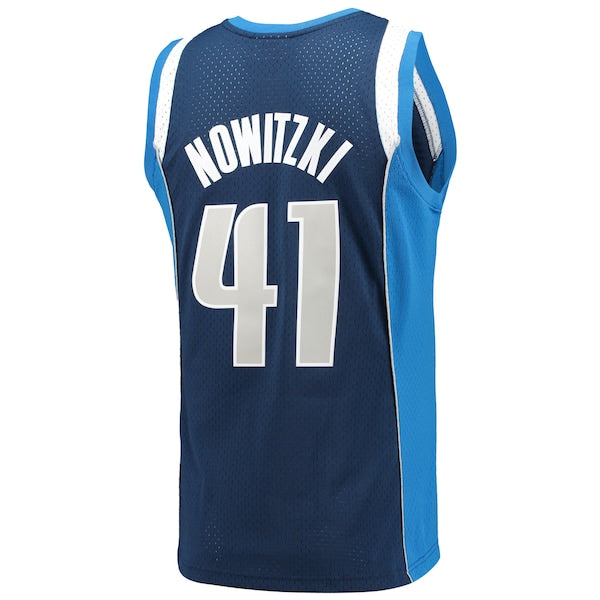 Dirk Nowitzki Dallas Mavericks 2011/12 Hardwood Classics Swingman Jersey - Navy - Image 3
