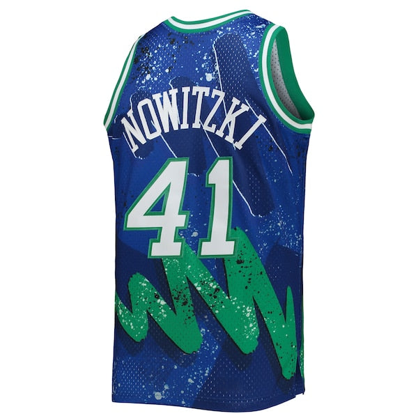 Dirk Nowitzki Dallas Mavericks Hardwood Classics 1998/99 Hyper Hoops Swingman Jersey - Blue - Image 4