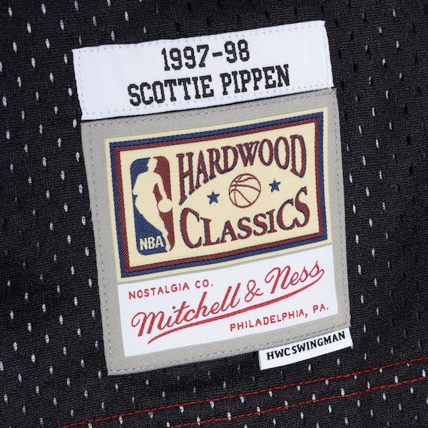 Scottie Pippen Chicago Bulls Hardwood Classics 1997/98 Split Swingman Jersey - Red/Black - Image 4