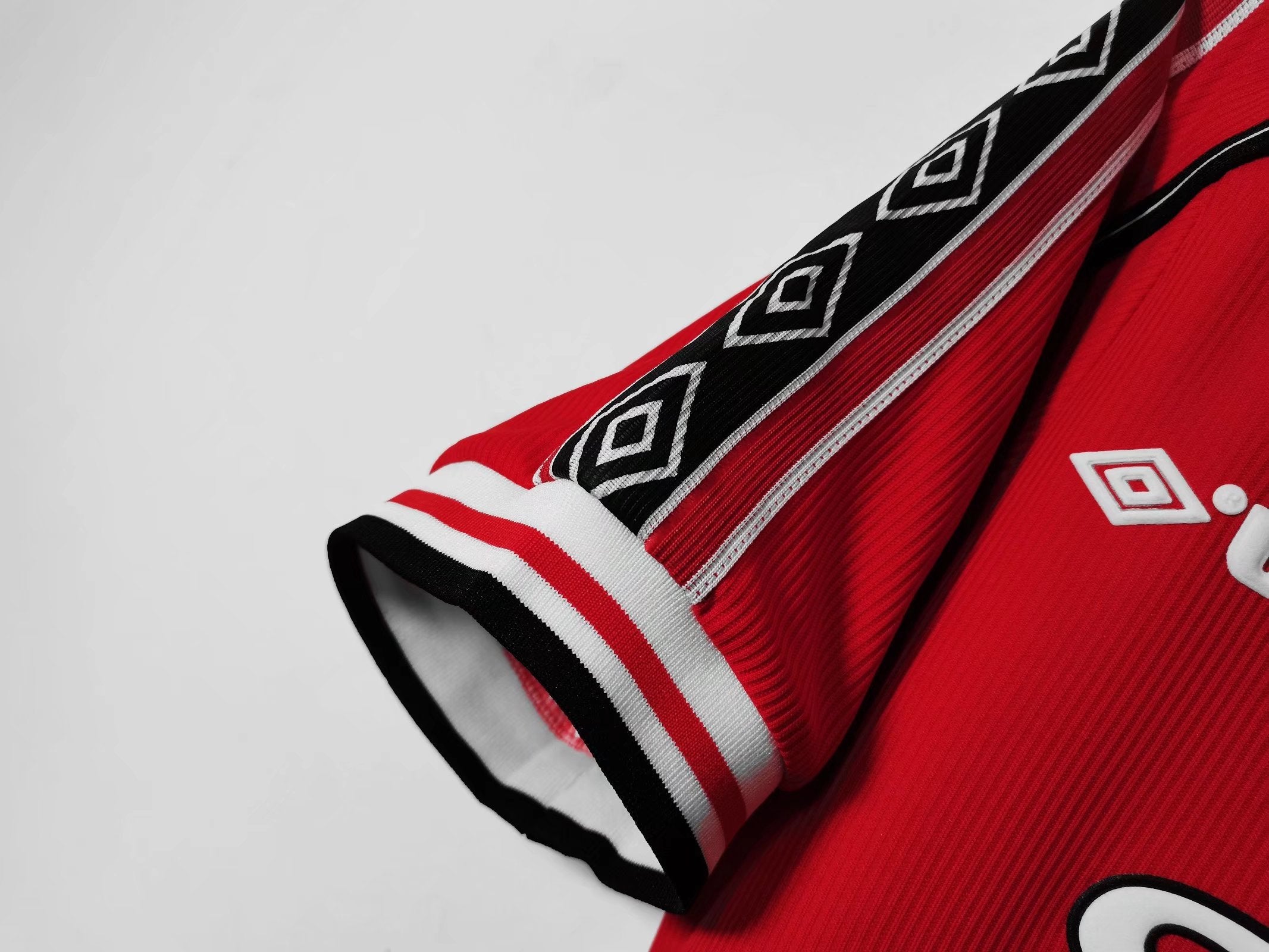 Manchester United 1998-99 Home Vintage Jersey - Image 2