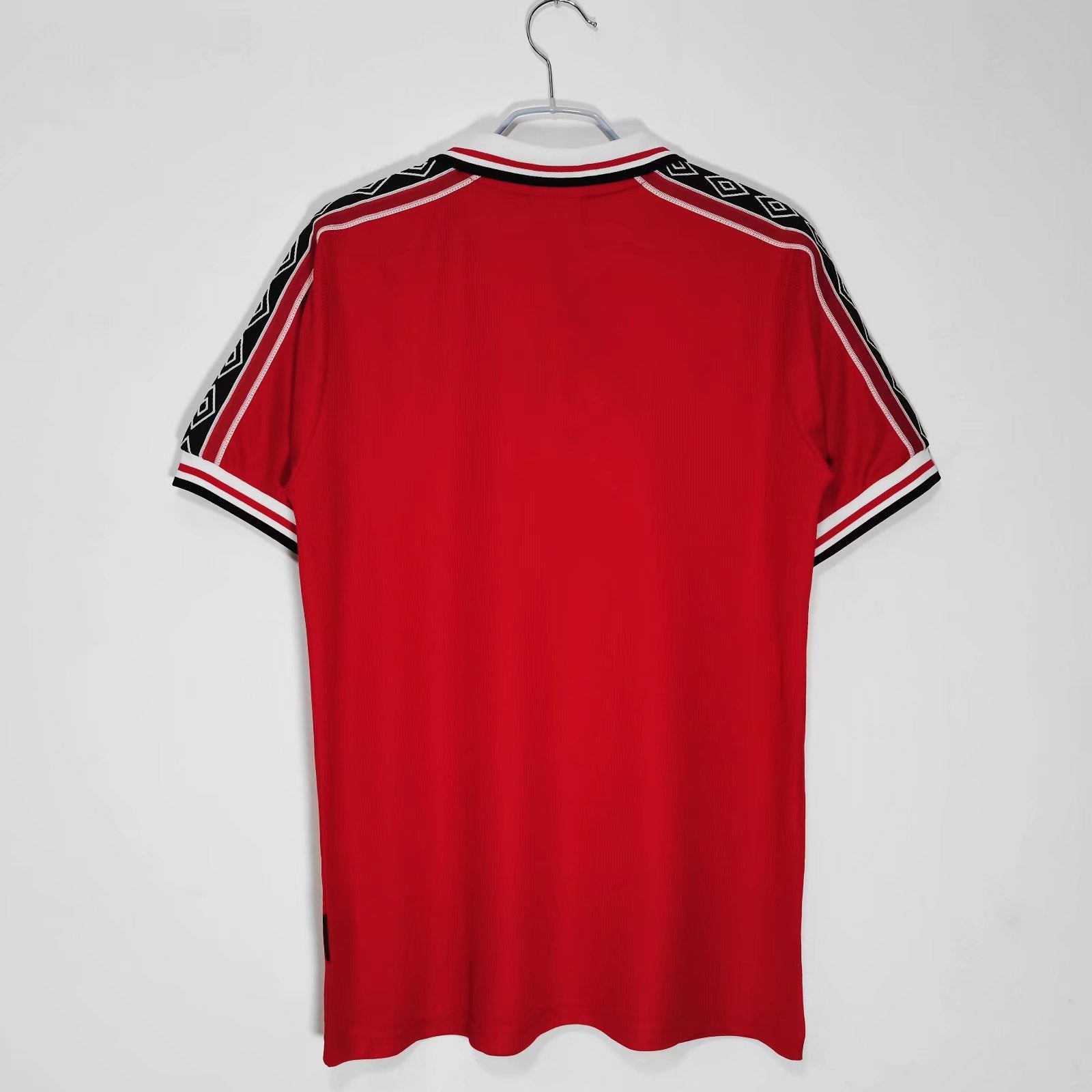 Manchester United 1998-99 Home Vintage Jersey - Image 5