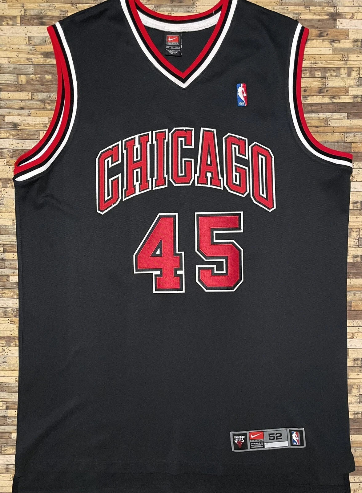Men's Chicago Bulls Michael Jordan Nike 1984/85 Vintage Jersey - Black - Image 2