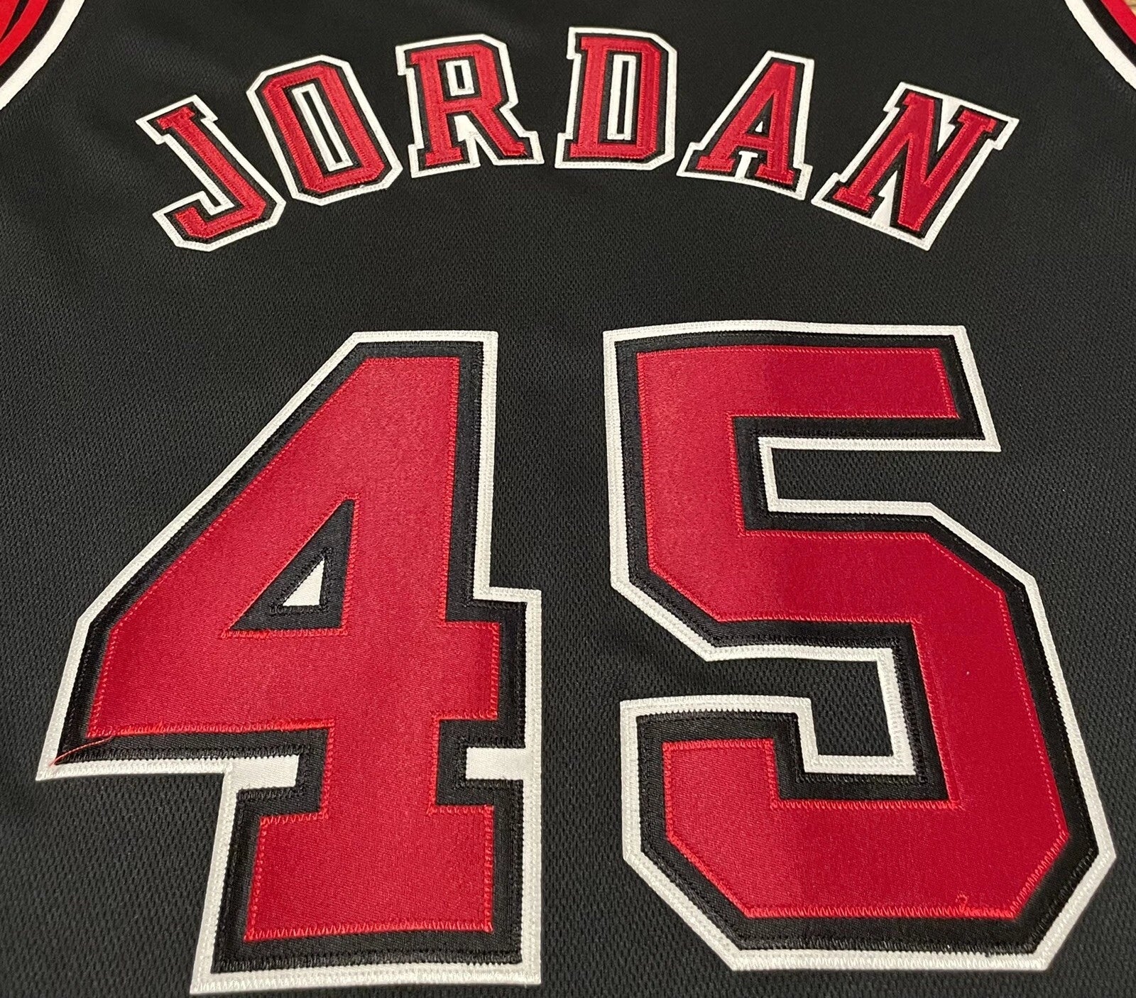 Men's Chicago Bulls Michael Jordan Nike 1984/85 Vintage Jersey - Black - Image 3