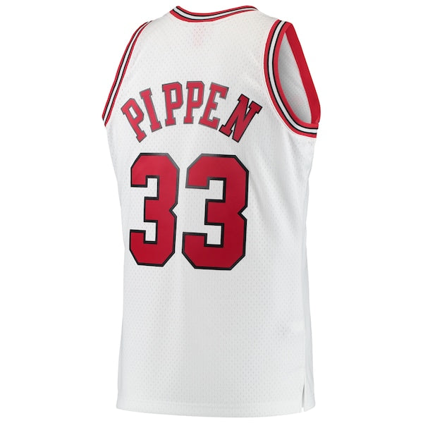 Scottie Pippen Chicago Bulls Hardwood Classics Swingman Jersey - White/Black - Image 4