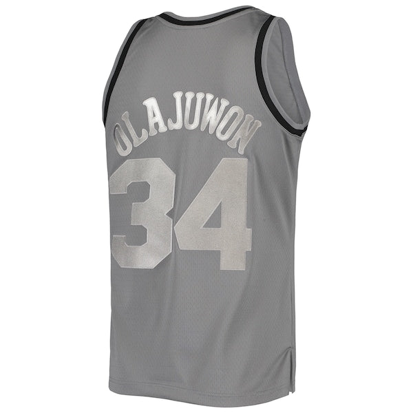 Hakeem Olajuwon Houston Rockets Hardwood Classics Retired Player 1993/94 Metal Works Swingman Jersey - Charcoal - Image 3