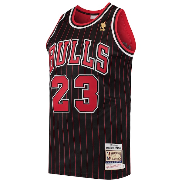 Michael Jordan Chicago Bulls 1996/97 Hardwood Classics Authentic Jersey - Black - Image 2